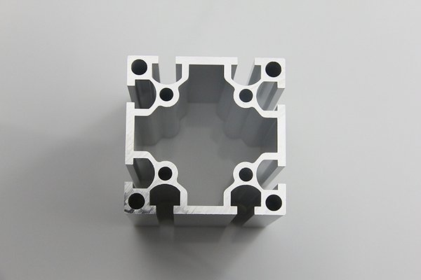 最新铝型材价值几多钱一吨?