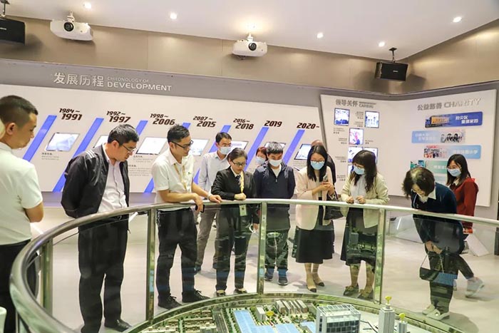 江门市市场监督治理局一行光临福鹿会F6集团观摩互换