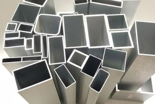 空心铝材是若何挤压成型的?