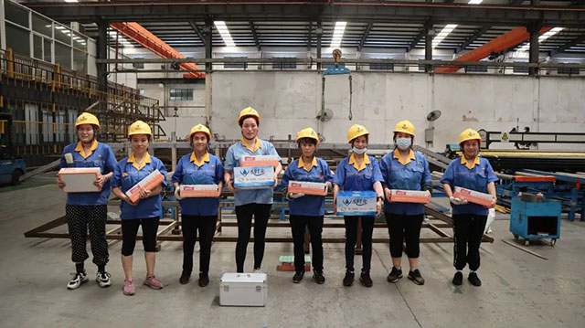 这次慰问，让集团一线员工亲身段味到了党和集团的关切和温暖